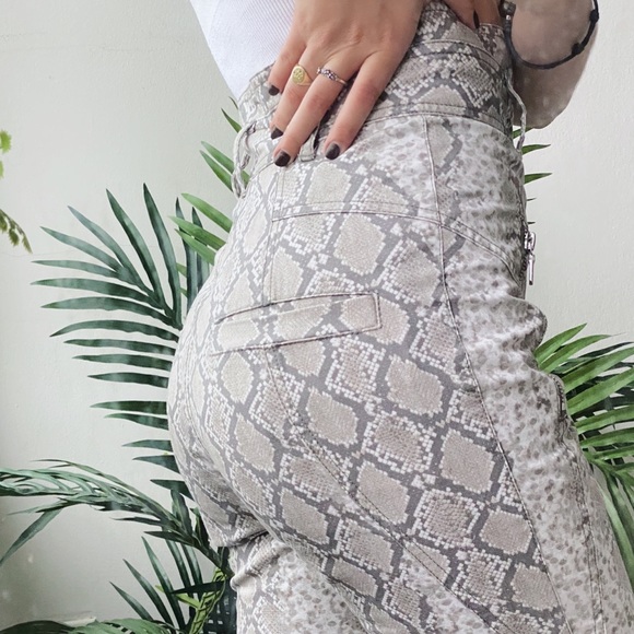 Snake print high waisted pants - Picture 5 of 7
